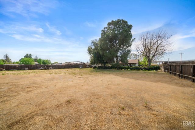 11216 Aimee Way, Bakersfield, CA 93312