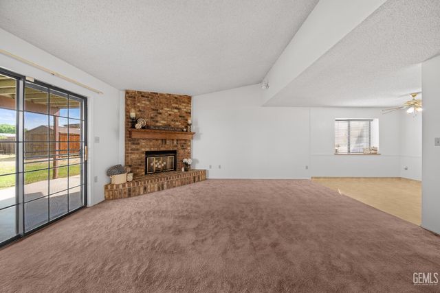 11216 Aimee Way, Bakersfield, CA 93312