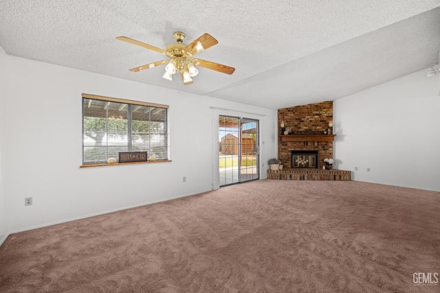 11216 Aimee Way, Bakersfield, CA 93312