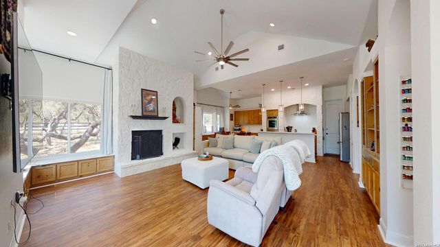 795 Persimmon, Bulverde, TX 78163