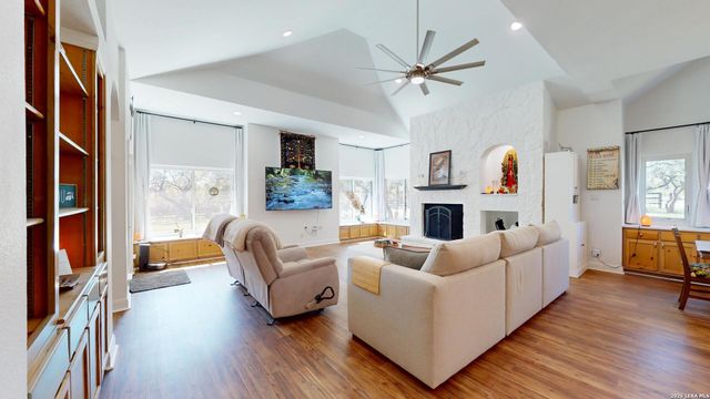 795 Persimmon, Bulverde, TX 78163