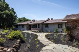 26854 Robleda Court, Los Altos Hills, CA 94022