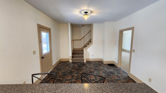 95 Autumn Street, Newport City, VT 05855