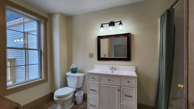 95 Autumn Street, Newport City, VT 05855