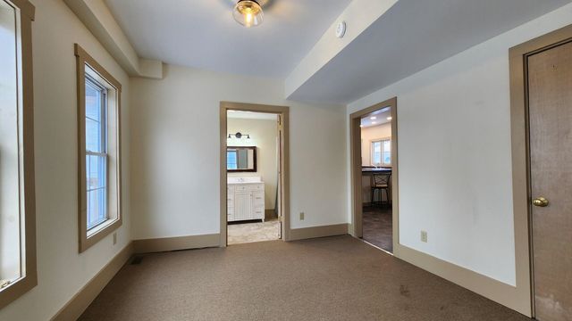 95 Autumn Street, Newport City, VT 05855