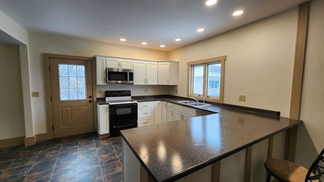 95 Autumn Street, Newport City, VT 05855