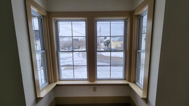 95 Autumn Street, Newport City, VT 05855