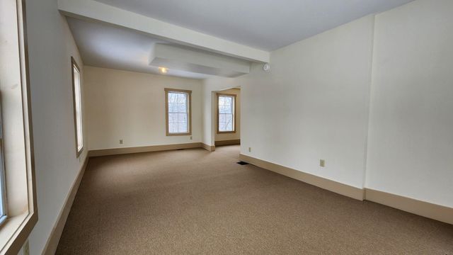 95 Autumn Street, Newport City, VT 05855