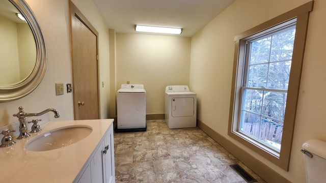 95 Autumn Street, Newport City, VT 05855