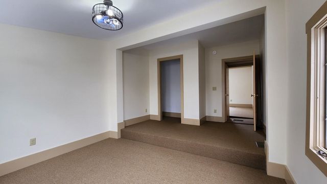 95 Autumn Street, Newport City, VT 05855