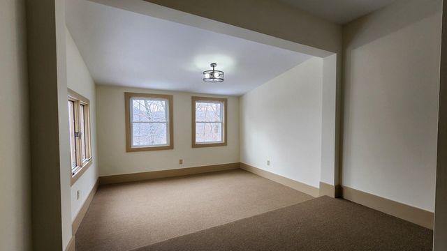 95 Autumn Street, Newport City, VT 05855