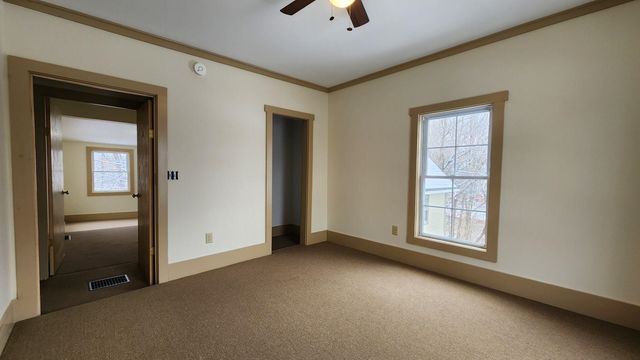 95 Autumn Street, Newport City, VT 05855