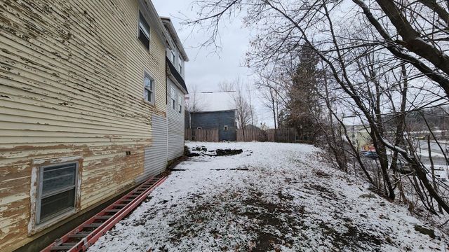 95 Autumn Street, Newport City, VT 05855