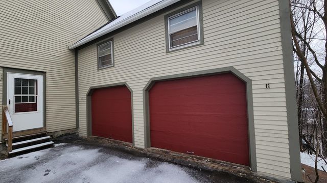 95 Autumn Street, Newport City, VT 05855