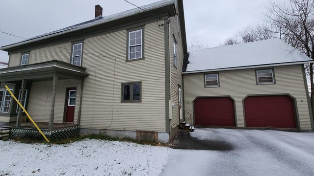 95 Autumn Street, Newport City, VT 05855