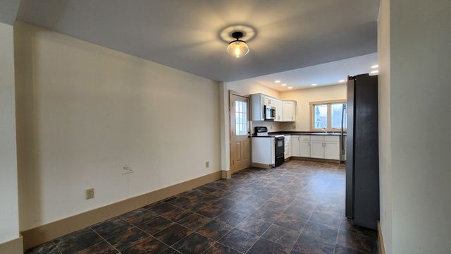 95 Autumn Street, Newport City, VT 05855