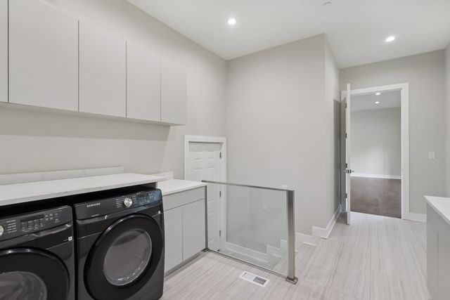 1744 Walnut Circle, Northbrook, IL 60062