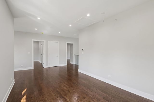 1744 Walnut Circle, Northbrook, IL 60062