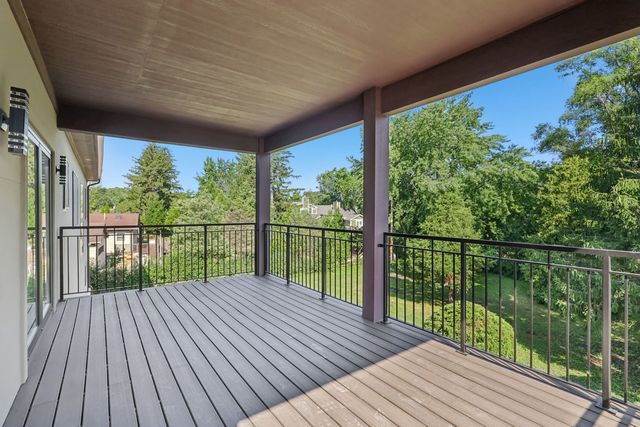 1744 Walnut Circle, Northbrook, IL 60062