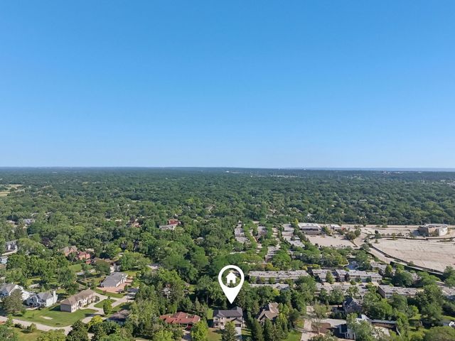 1744 Walnut Circle, Northbrook, IL 60062