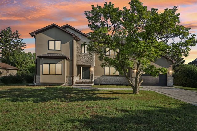 1744 Walnut Circle, Northbrook, IL 60062