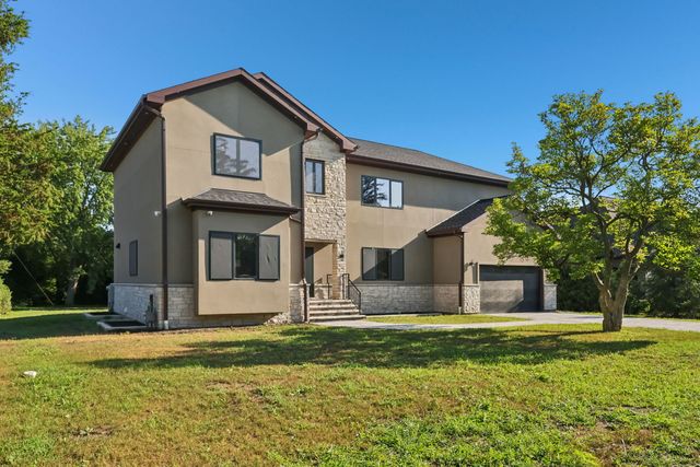 1744 Walnut Circle, Northbrook, IL 60062