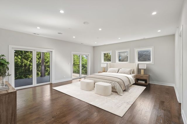 1744 Walnut Circle, Northbrook, IL 60062