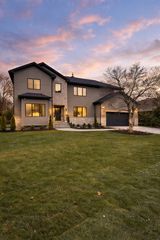 1744 Walnut Circle, Northbrook, IL 60062