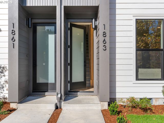 1873 Se Tacoma St, Portland, OR 97202