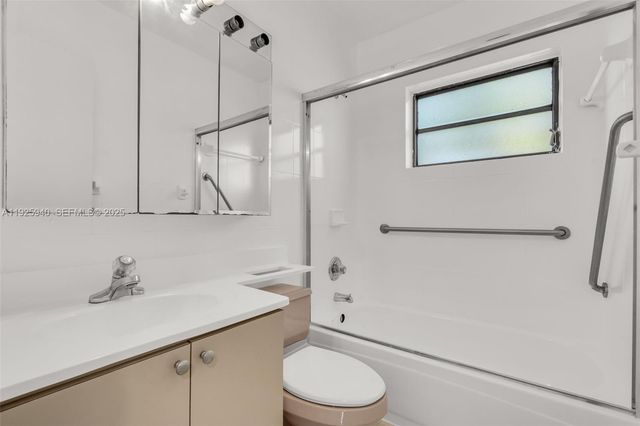 739 W 30th St, Hialeah, FL 33012