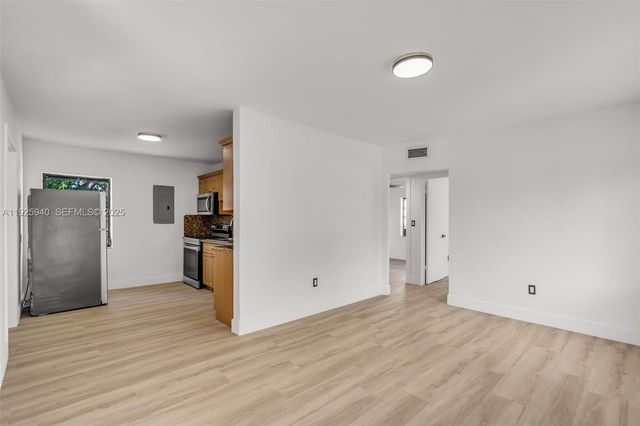 739 W 30th St, Hialeah, FL 33012