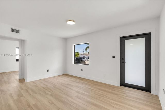 739 W 30th St, Hialeah, FL 33012