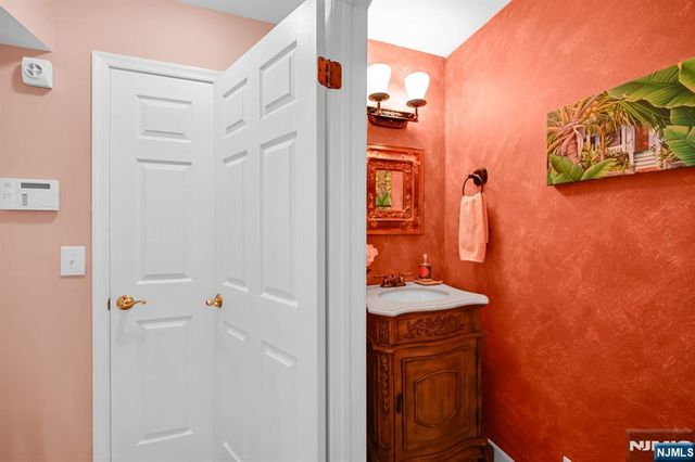 474 Green Mountain Road, Mahwah, NJ 07430