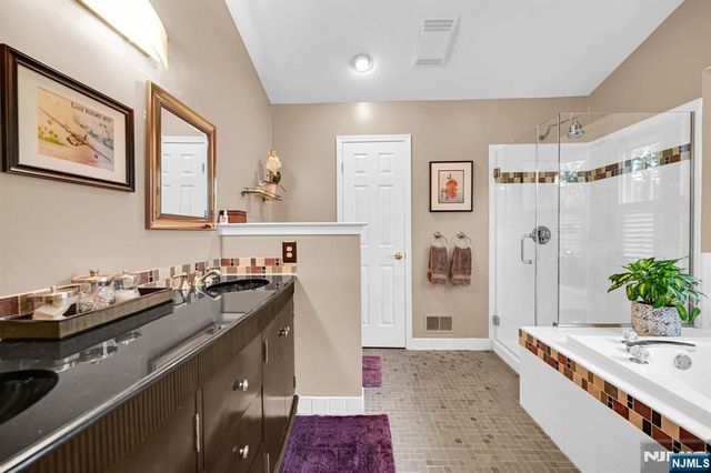 474 Green Mountain Road, Mahwah, NJ 07430