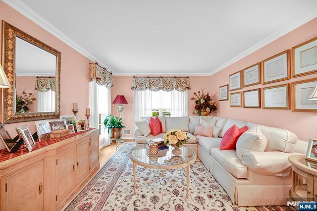 474 Green Mountain Road, Mahwah, NJ 07430