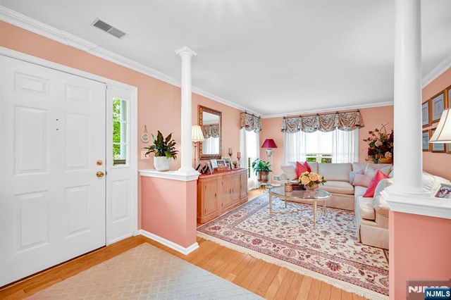 474 Green Mountain Road, Mahwah, NJ 07430