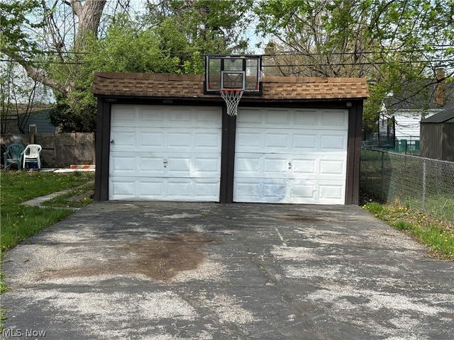 22553 Ivan Avenue, Euclid, OH 44123