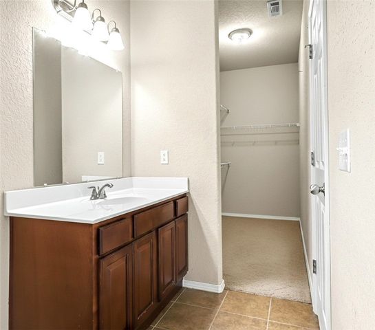 5003 Cross Creek Boulevard, Rogers, AR 72758