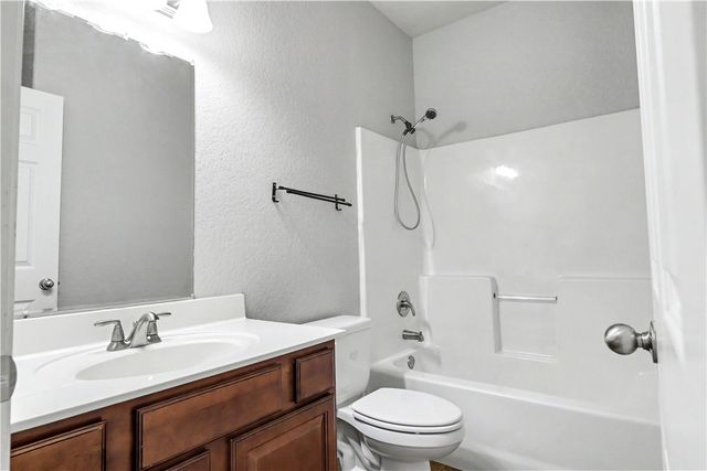 5003 Cross Creek Boulevard, Rogers, AR 72758