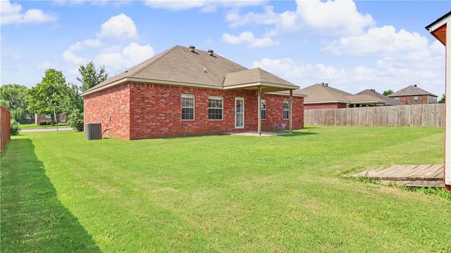 5003 Cross Creek Boulevard, Rogers, AR 72758