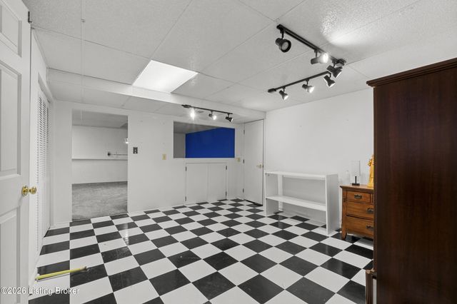 7409 Independence Cove, Louisville, KY 40214