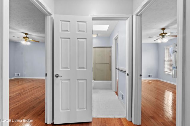 7409 Independence Cove, Louisville, KY 40214