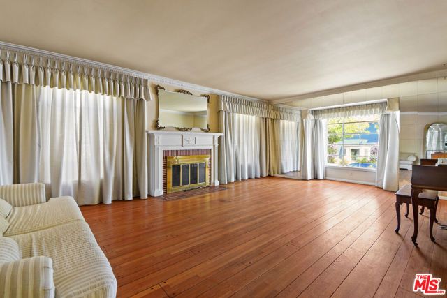 4917 Orinda Avenue, Los Angeles, CA 90043