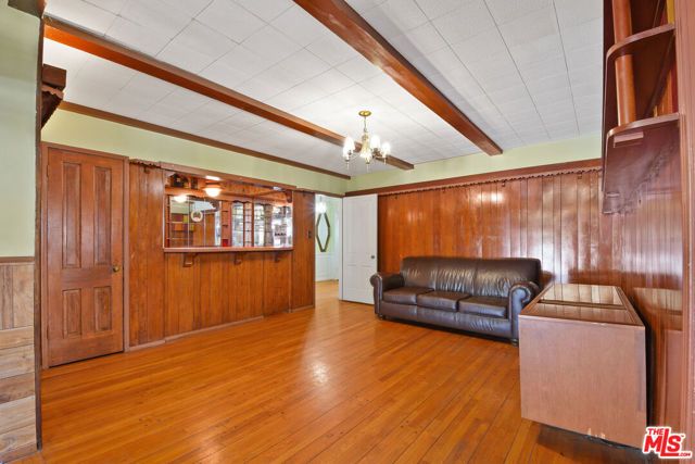 4917 Orinda Avenue, Los Angeles, CA 90043