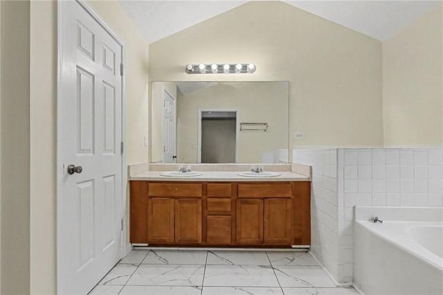4227 Round Stone Trail, Snellville, GA 30039
