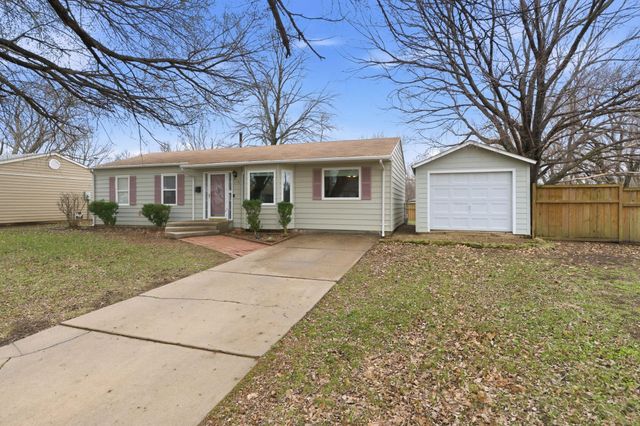 205 Random Rd, El Dorado, KS 67042