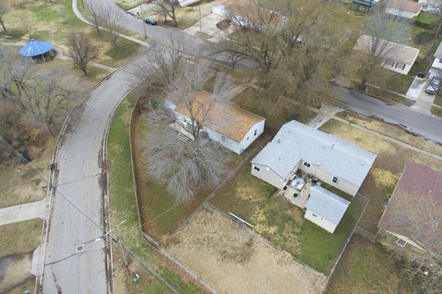 205 Random Rd, El Dorado, KS 67042