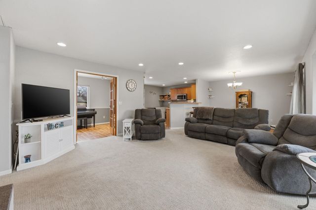 205 Random Rd, El Dorado, KS 67042