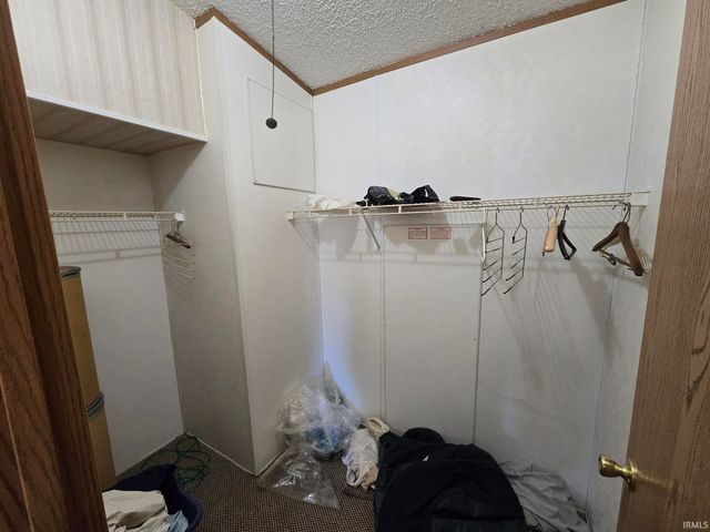 910 E SOUTH D Street, Gas City, IN 46933