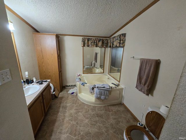 910 E SOUTH D Street, Gas City, IN 46933